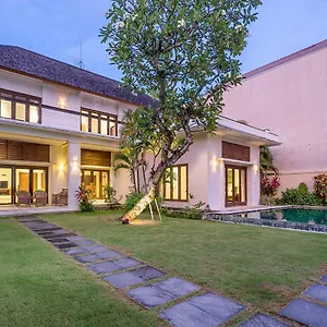https://bali-villa-lotus.hotelsseminyak.net